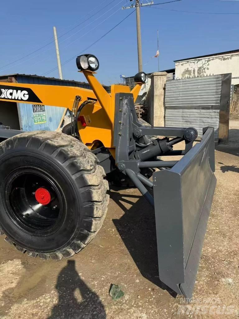 XCMG GR 2153 معدات تمهيد الطرق
