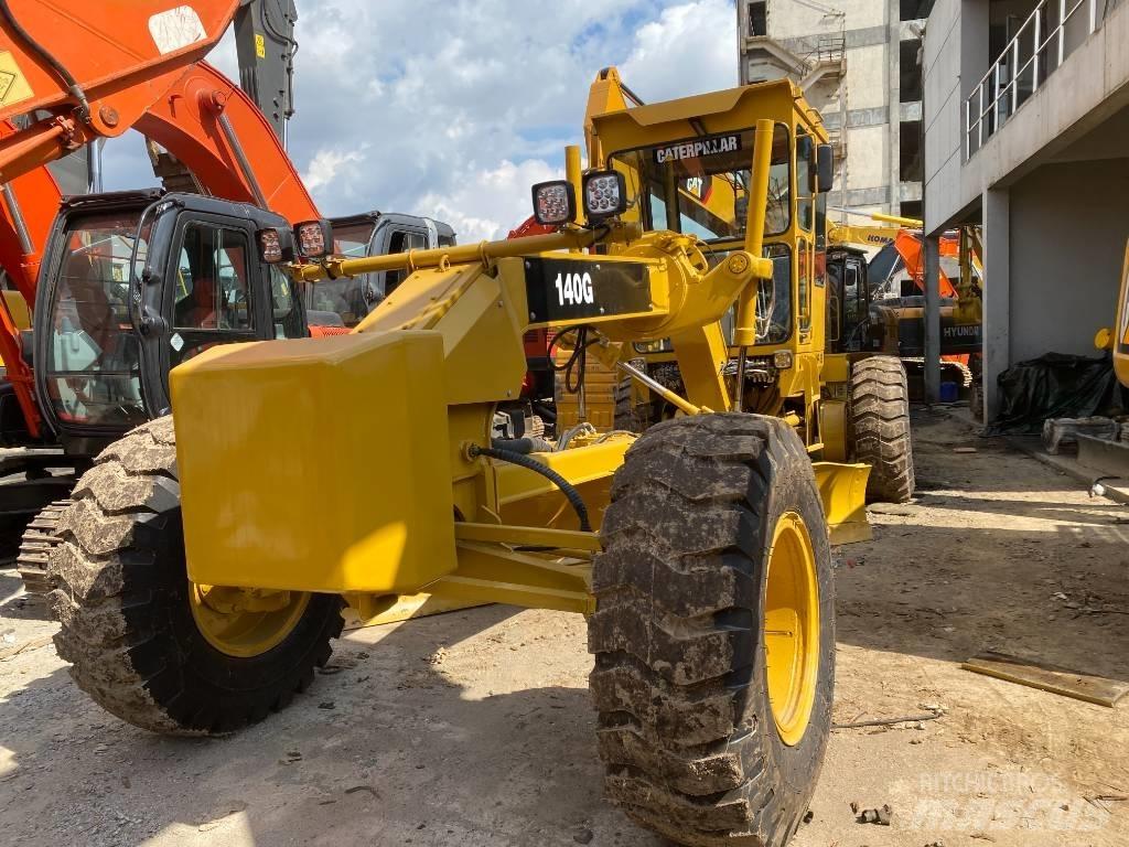 CAT 140 G معدات تمهيد الطرق