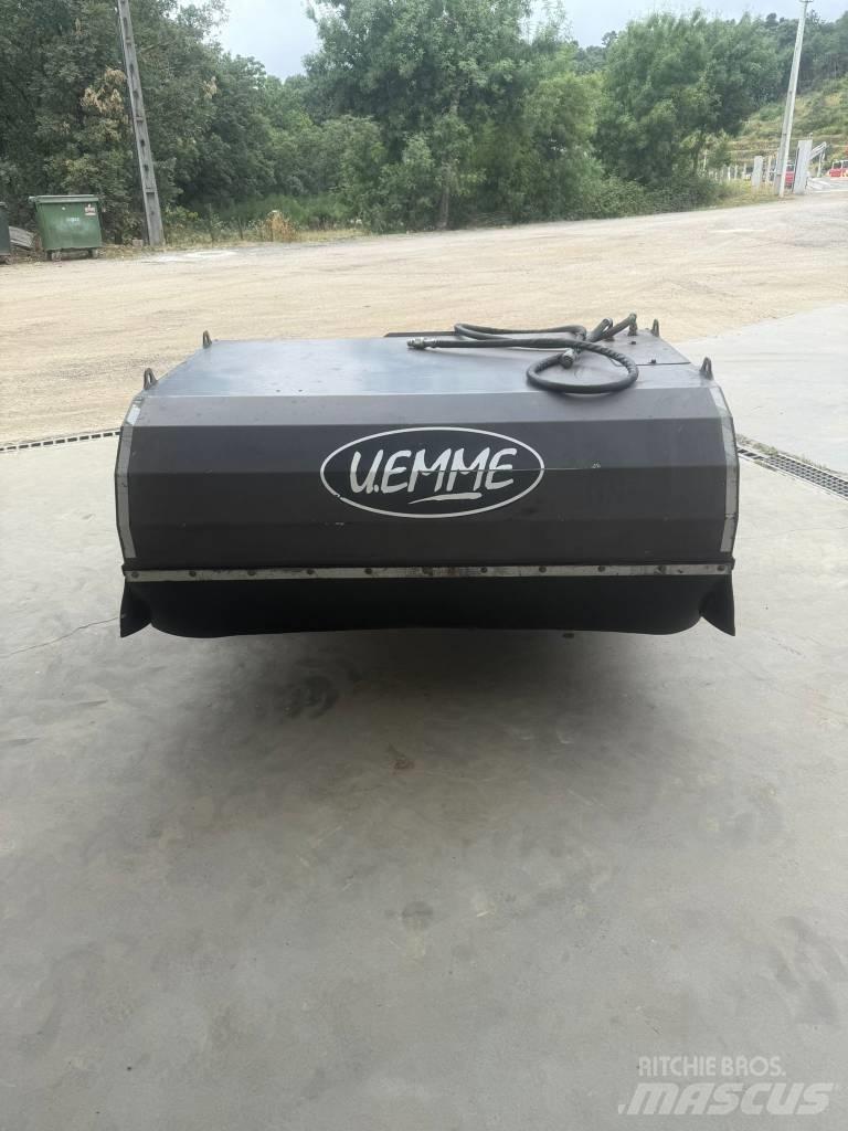  UEMME Manta 1550 HD كناسات