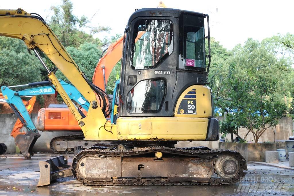 Komatsu PC 50 MR حفارات زحافة