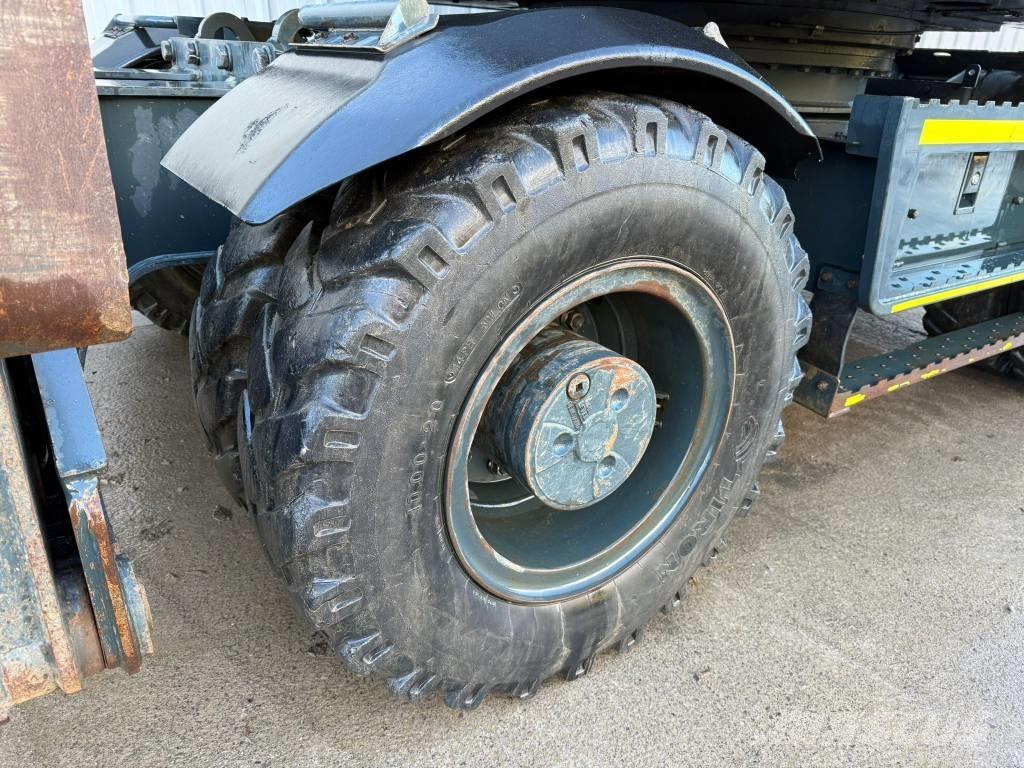 Hyundai HW 150 ACR حفارات بعجل