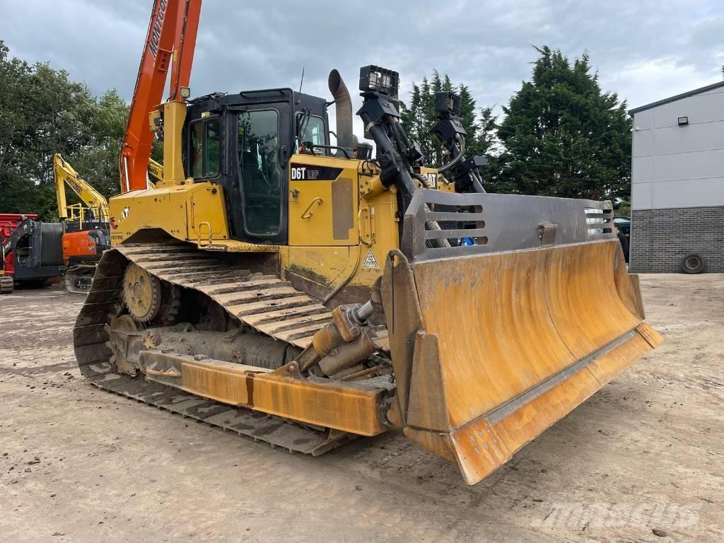 CAT D 6 T LGP بلدوزرات مجنزرة