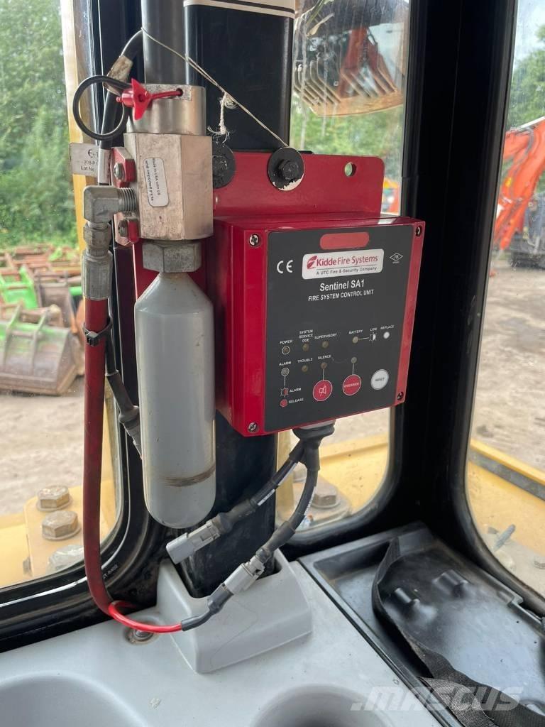 CAT D 6 T LGP بلدوزرات مجنزرة