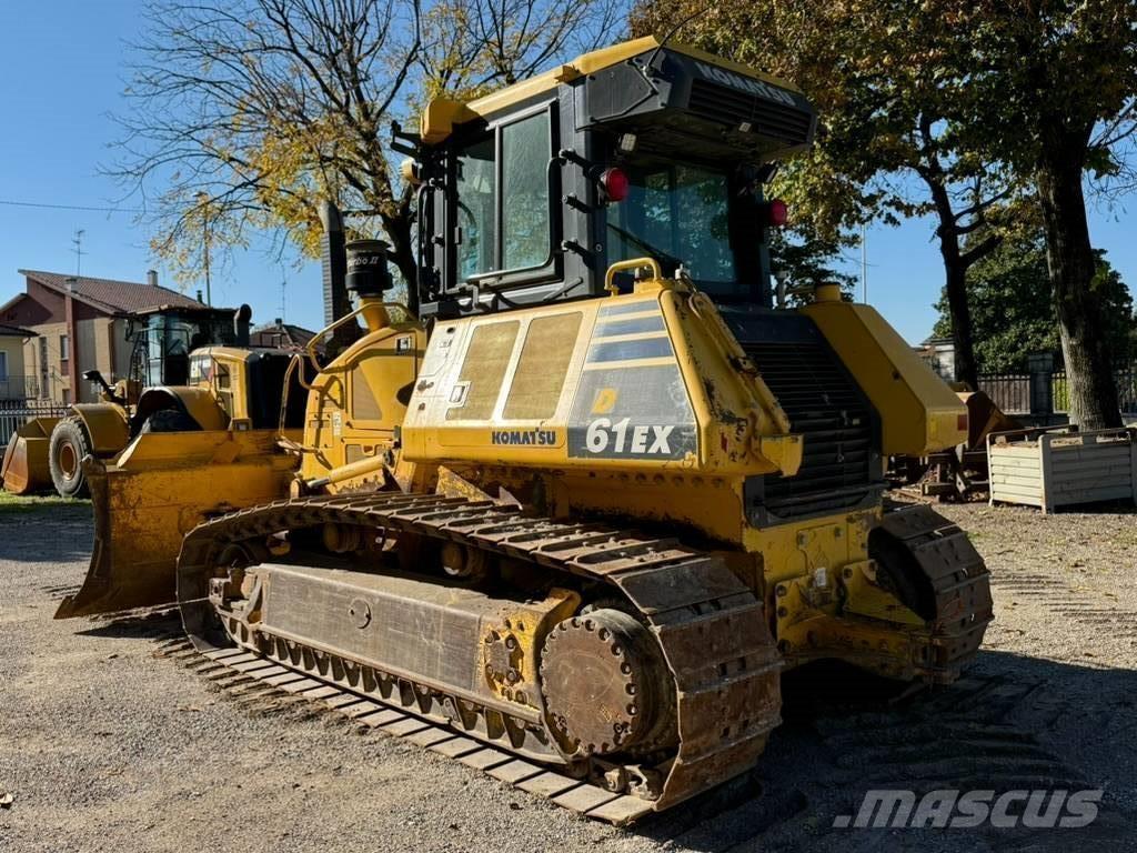 Komatsu D 61 EX-24 بلدوزرات مجنزرة