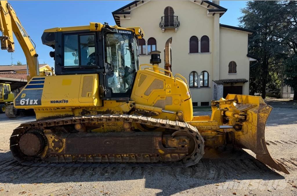Komatsu D 61 EX-24 بلدوزرات مجنزرة