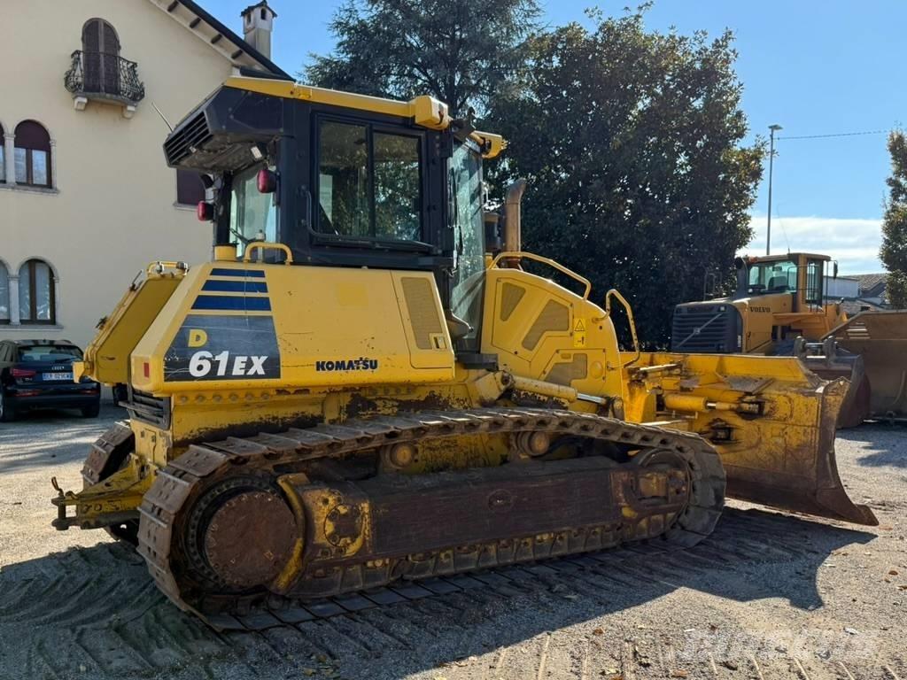 Komatsu D 61 EX-24 بلدوزرات مجنزرة