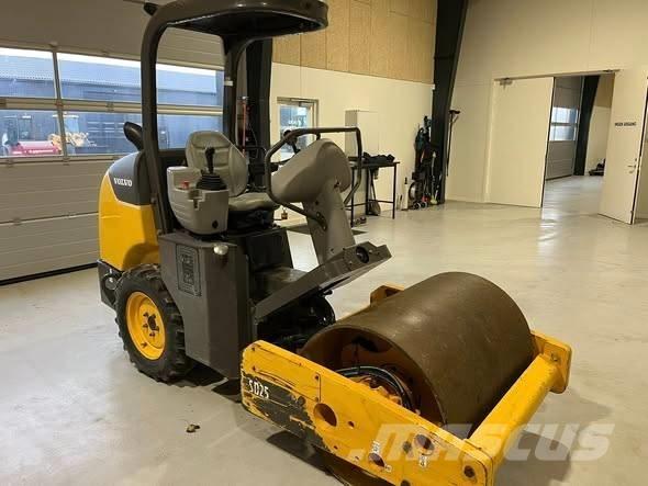 Volvo SD 25 مداحل أحادية الأسطوانة