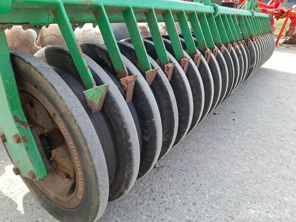 Kivi-Pekka 350 زحافات ساحقة