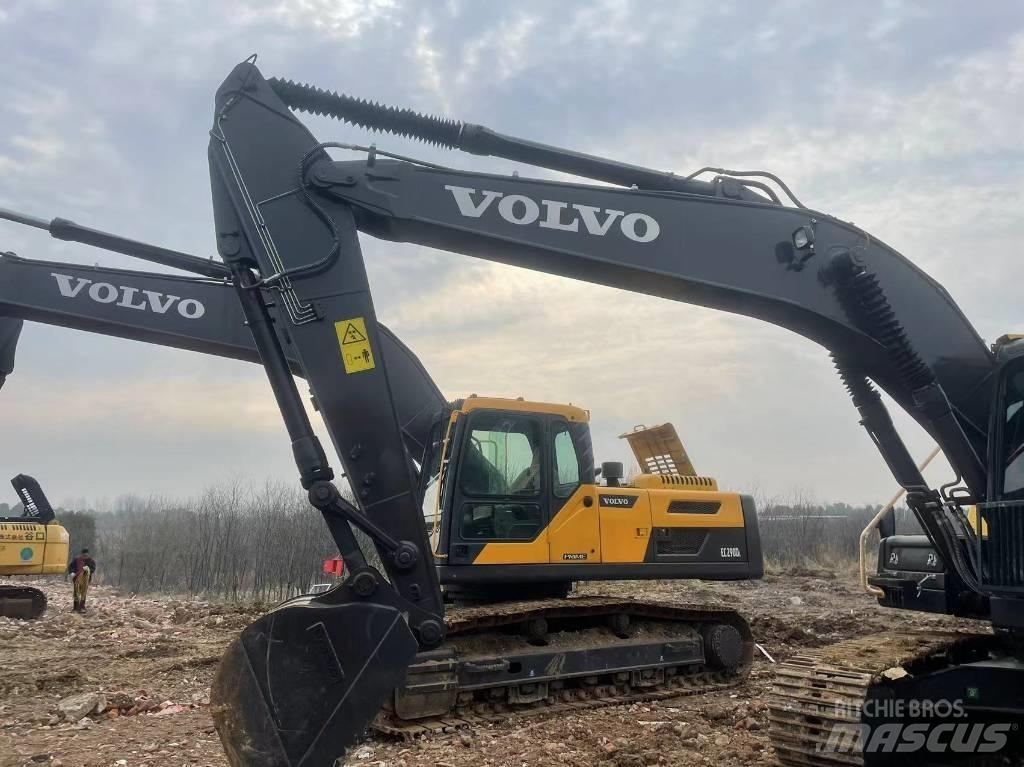 Volvo EC 210 D حفارات زحافة