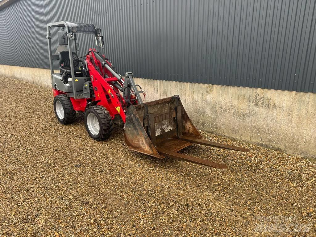 Weidemann 1140 لوادر بعجل