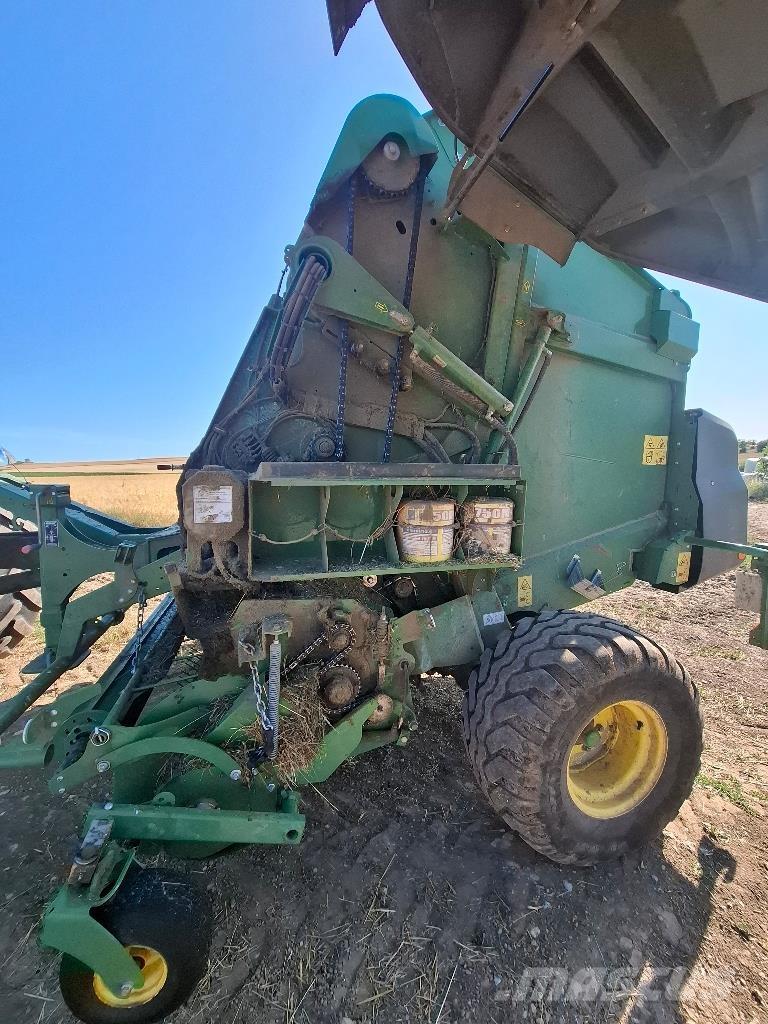 John Deere V461M محزمات مستديرة