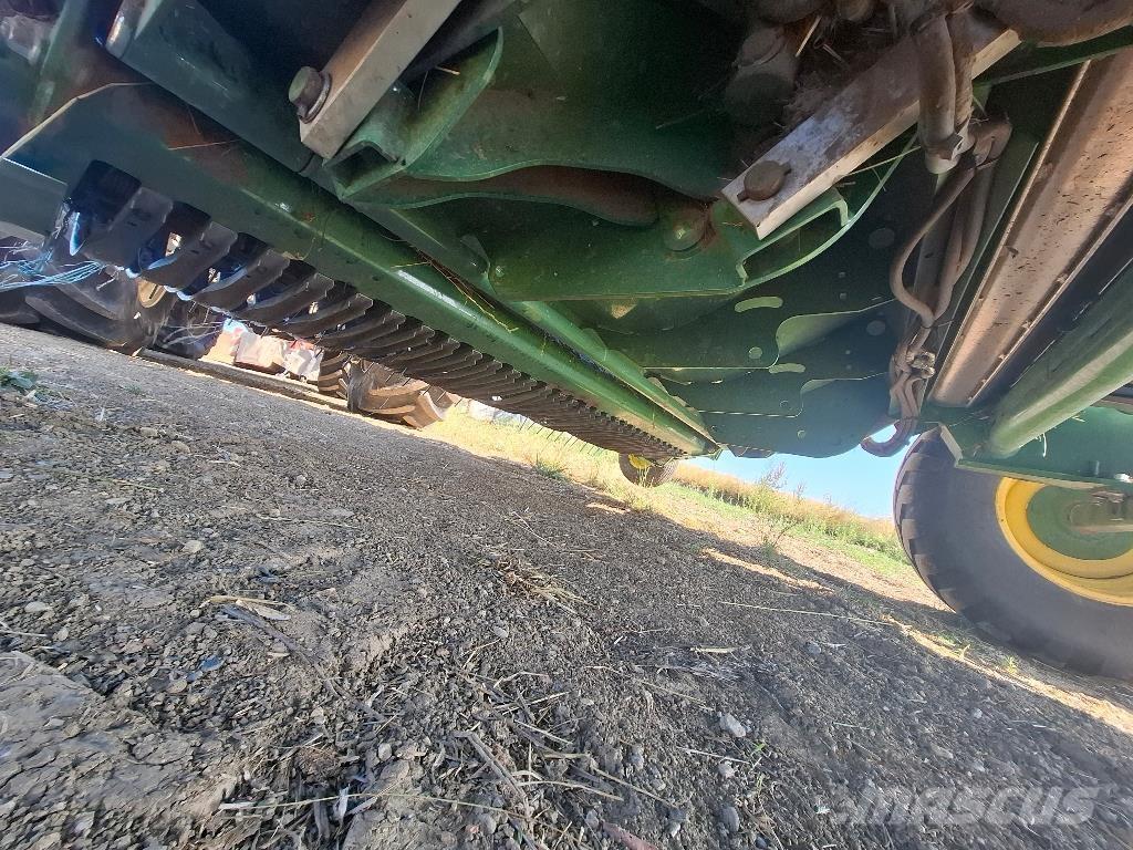 John Deere V461M محزمات مستديرة