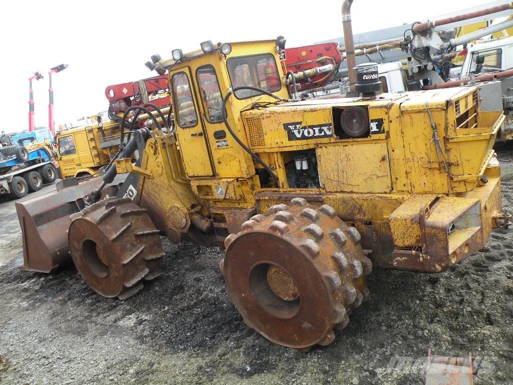 Volvo L160 COMPACTOR لوادر بعجل
