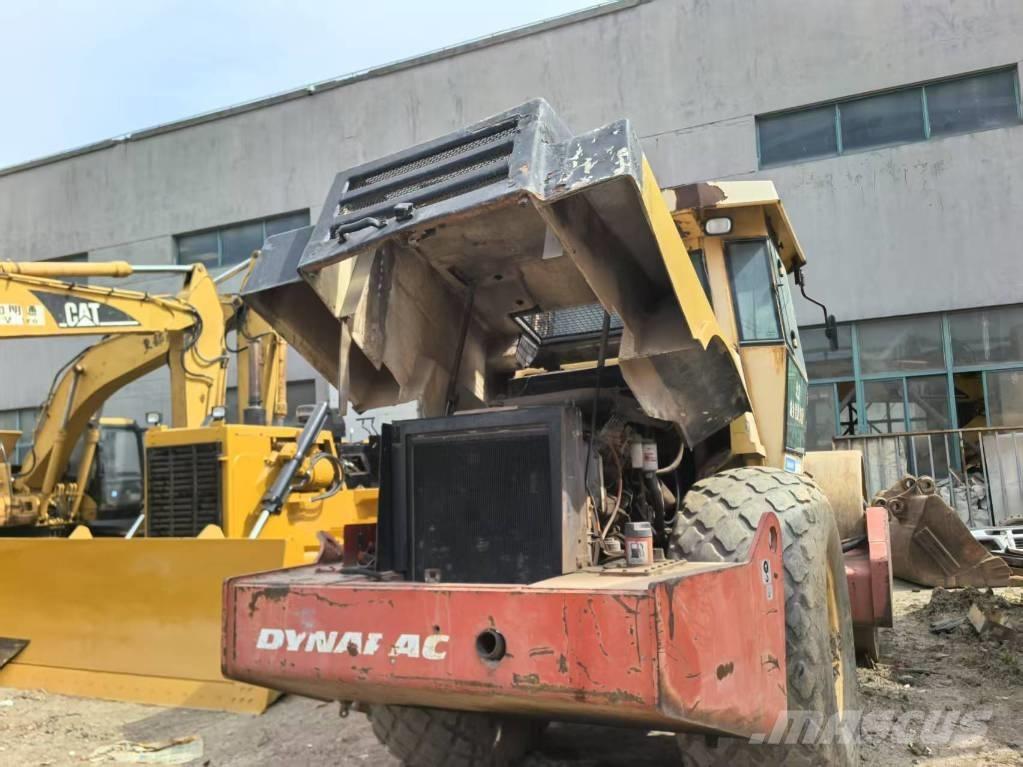 Dynapac CA 602 مداحل أحادية الأسطوانة
