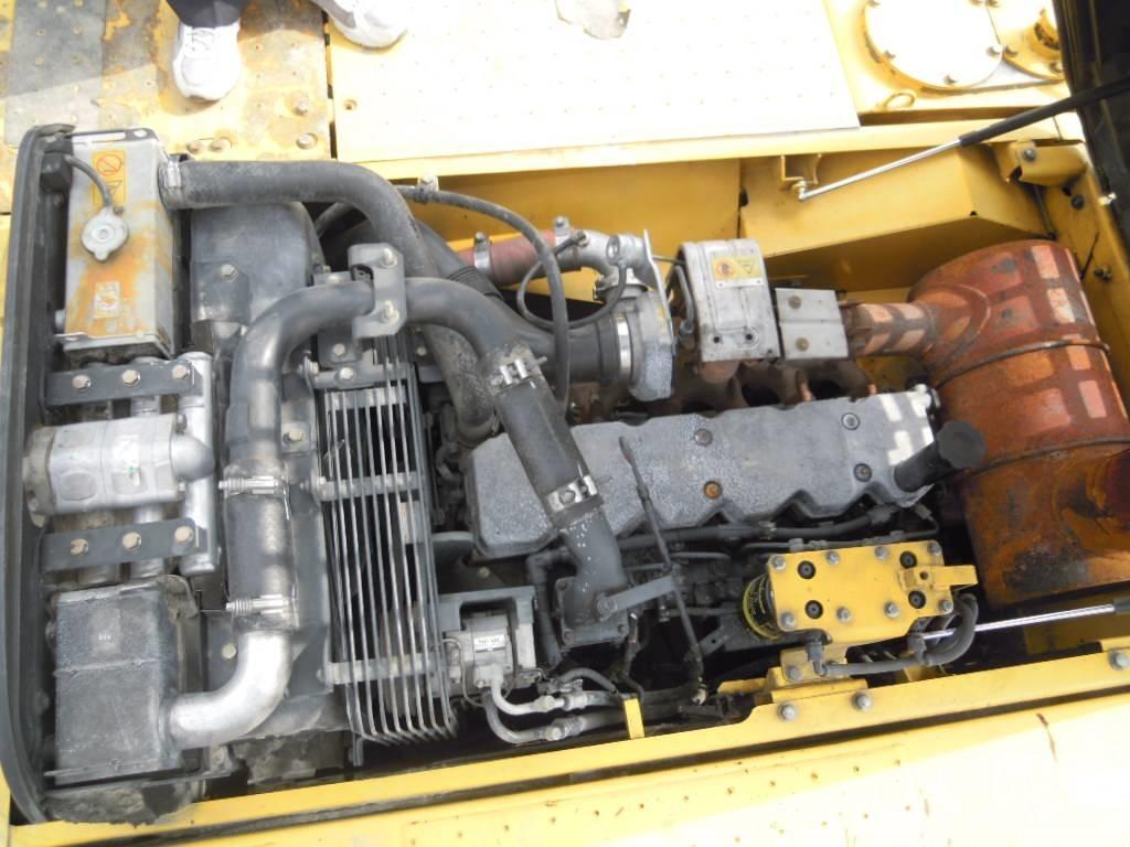 Komatsu PC 220-8 حفارات زحافة