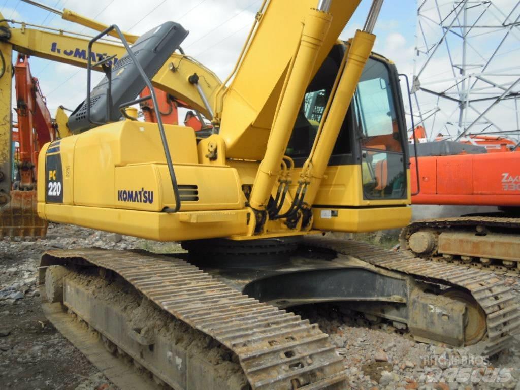 Komatsu PC 220-8 حفارات زحافة