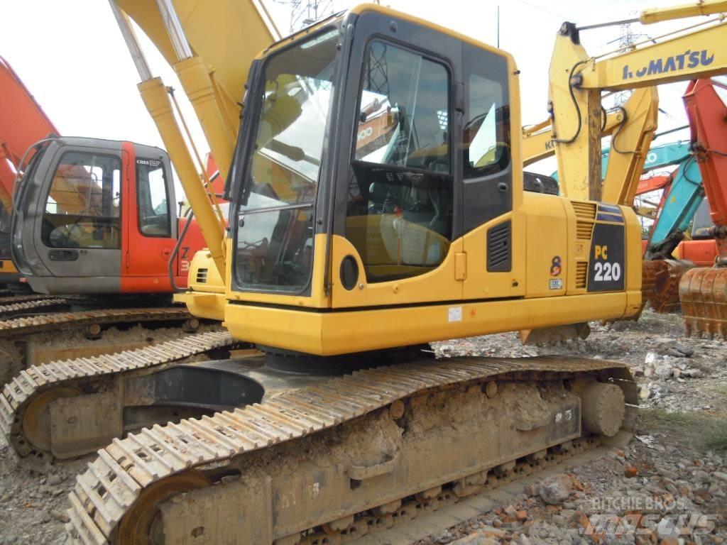 Komatsu PC 220-8 حفارات زحافة