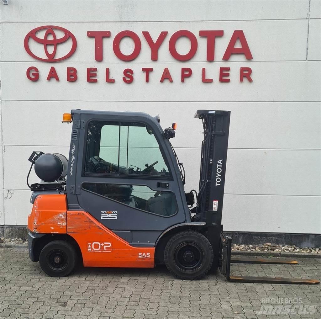 Toyota 02-8FGF25 شاحنات LPG