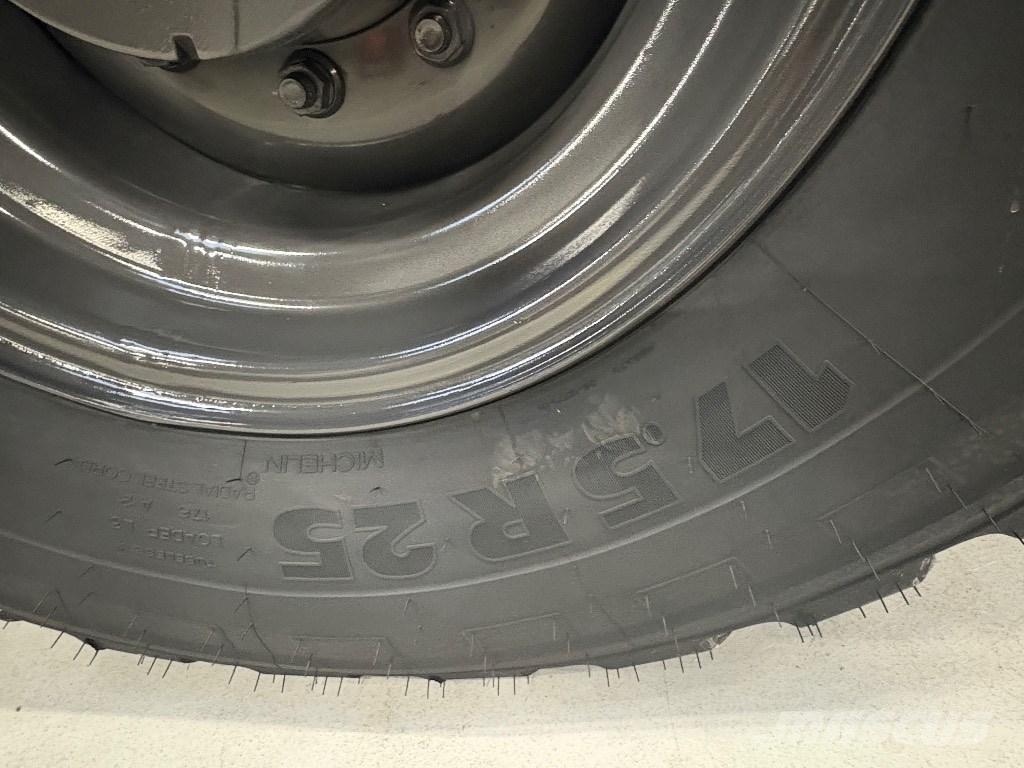 CASE 421 G لوادر بعجل