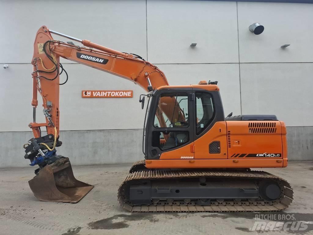 Doosan DX 140 LC حفارات زحافة