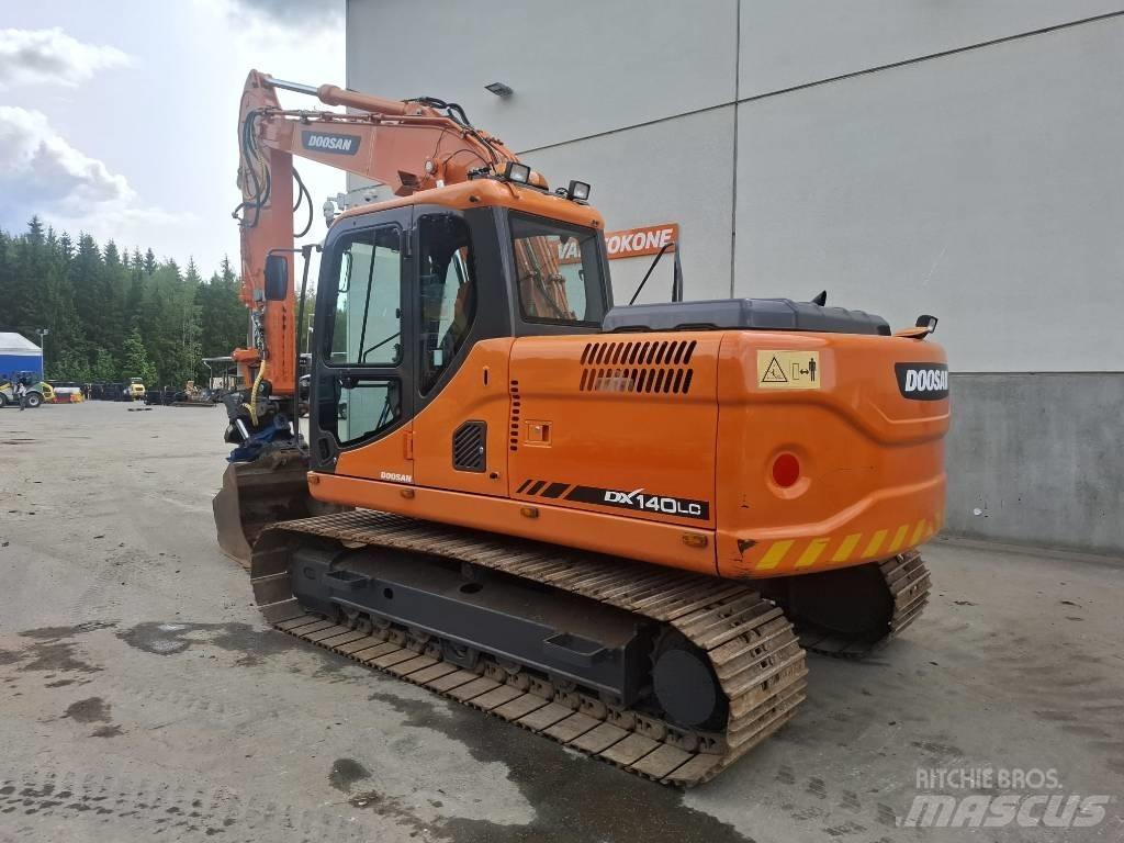 Doosan DX 140 LC حفارات زحافة