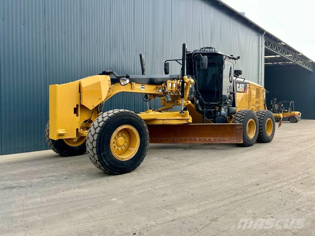 CAT 140M3 معدات تمهيد الطرق