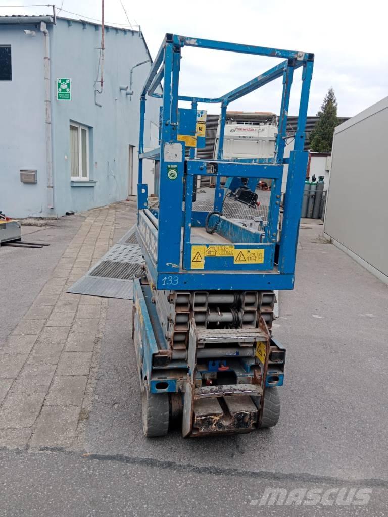 Genie GS 1930 رافعات مقصية الشكل