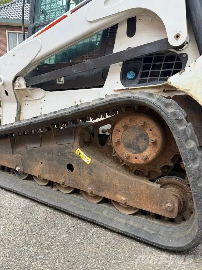 Bobcat T770 لوادر انزلاقية التوجيه