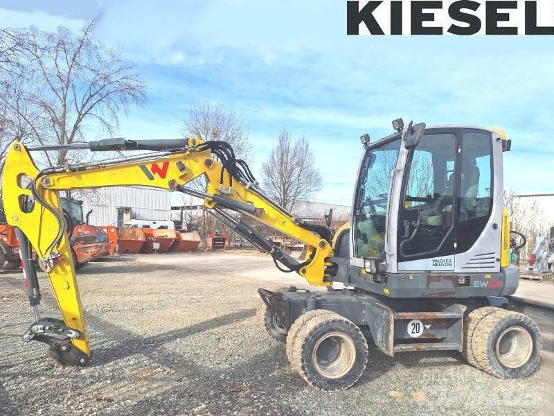 Wacker Neuson EW 65 حفارات بعجل
