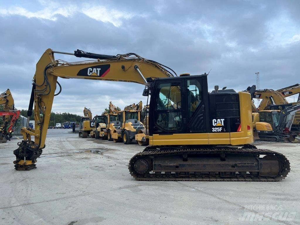 CAT 325FL CR حفارات زحافة