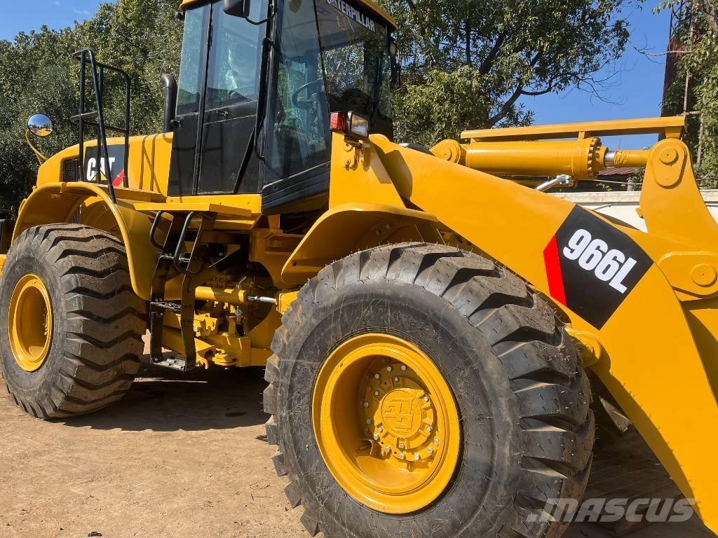 CAT 966 لوادر بعجل