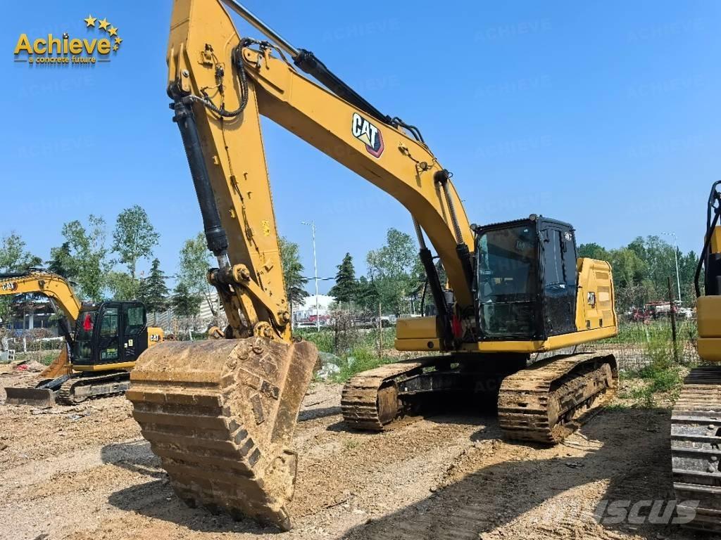 CAT 323 حفارات زحافة