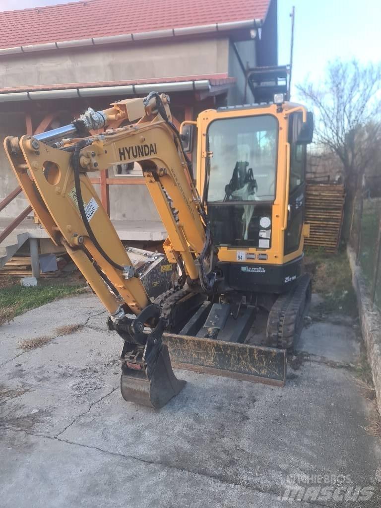 Hyundai R25Z-9 AK حفارات صغيرة أقل من 7 طن (حفارات صغيرة)