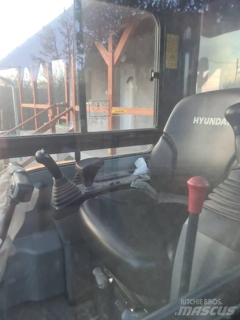 Hyundai R25Z-9 AK حفارات صغيرة أقل من 7 طن (حفارات صغيرة)