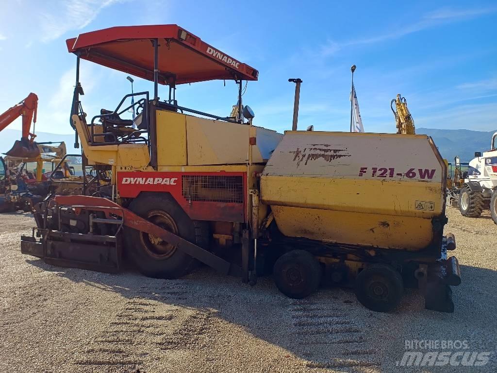 Dynapac F 121-6W معدات السفلتة