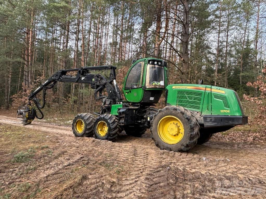 John Deere 1170 E حصادات