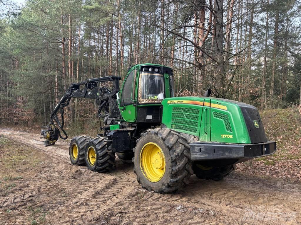 John Deere 1170 E حصادات