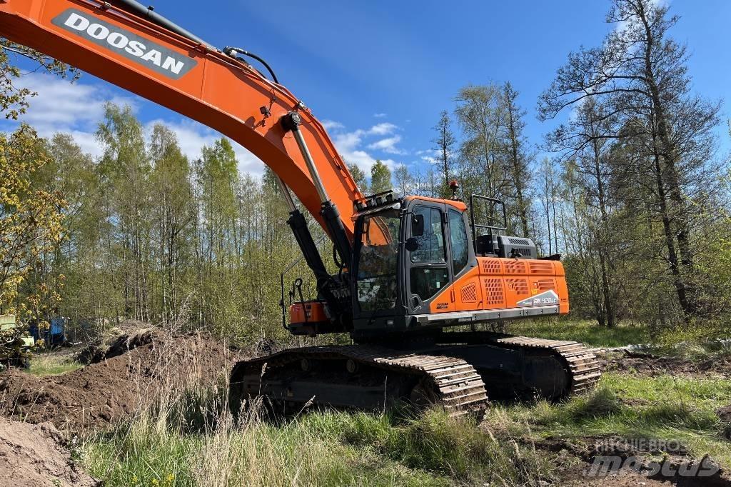 Doosan DX 420 LC حفارات زحافة