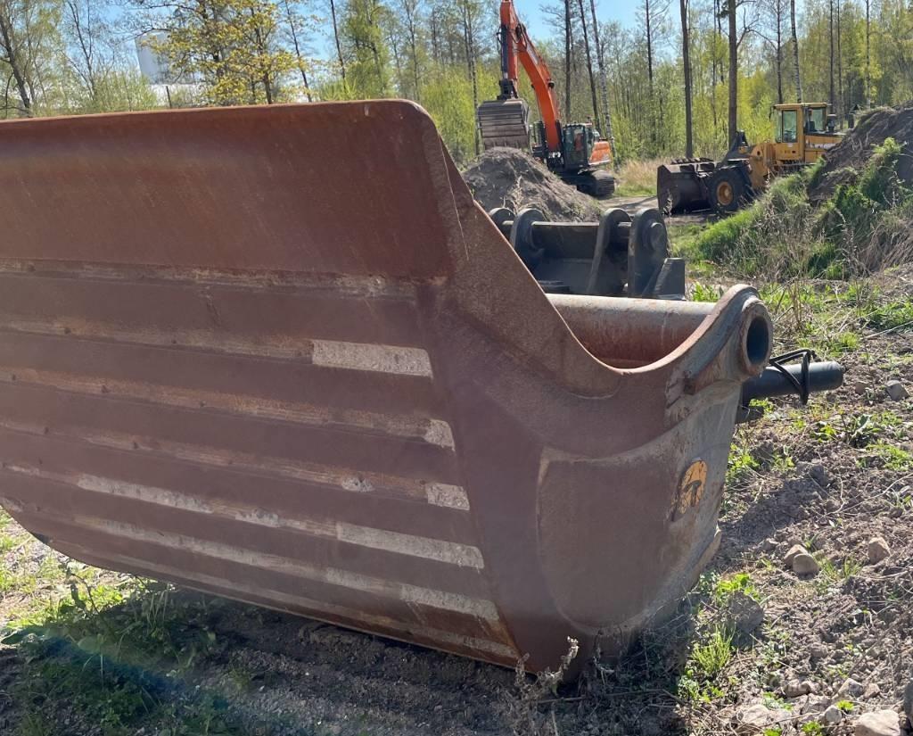 Doosan DX 420 LC حفارات زحافة