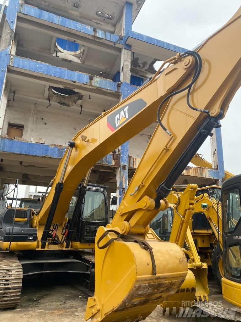 CAT 330 D حفارات زحافة
