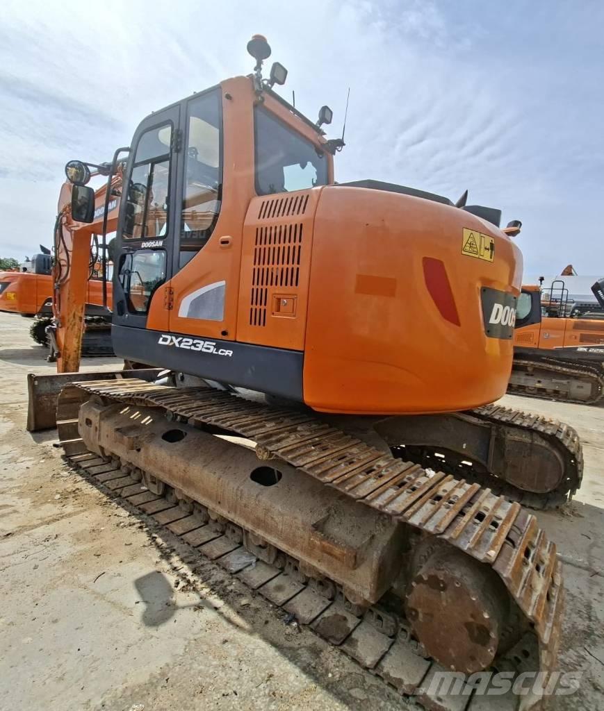 Doosan DX 235 LCR-5 حفارات زحافة