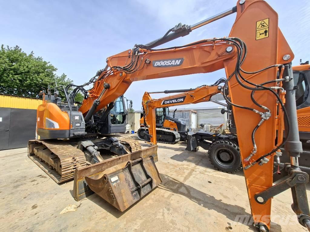 Doosan DX 235 LCR-5 حفارات زحافة