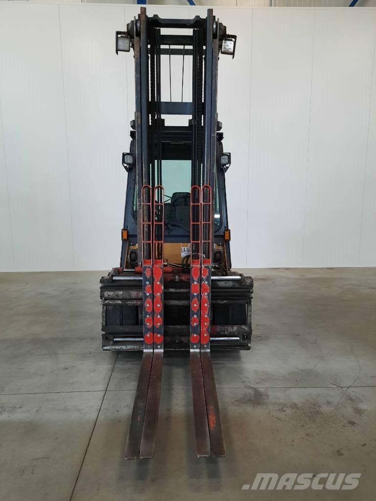 CAT DP 35 N شاحنات الديزل