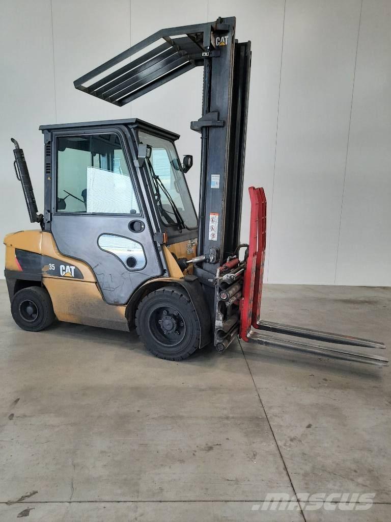 CAT DP 35 N شاحنات الديزل
