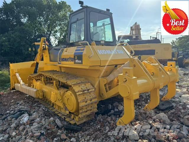 Komatsu D 85 EX بلدوزرات مجنزرة