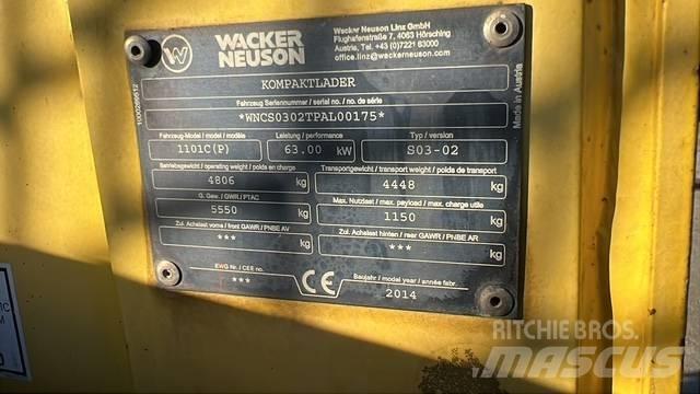 Wacker Neuson 1001 لوادر زحافة