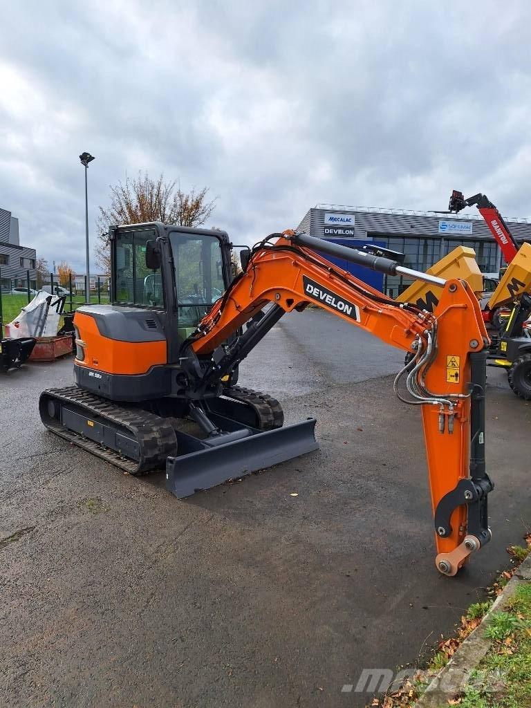 Develon DX 50 Z-7 حفارات صغيرة أقل من 7 طن (حفارات صغيرة)