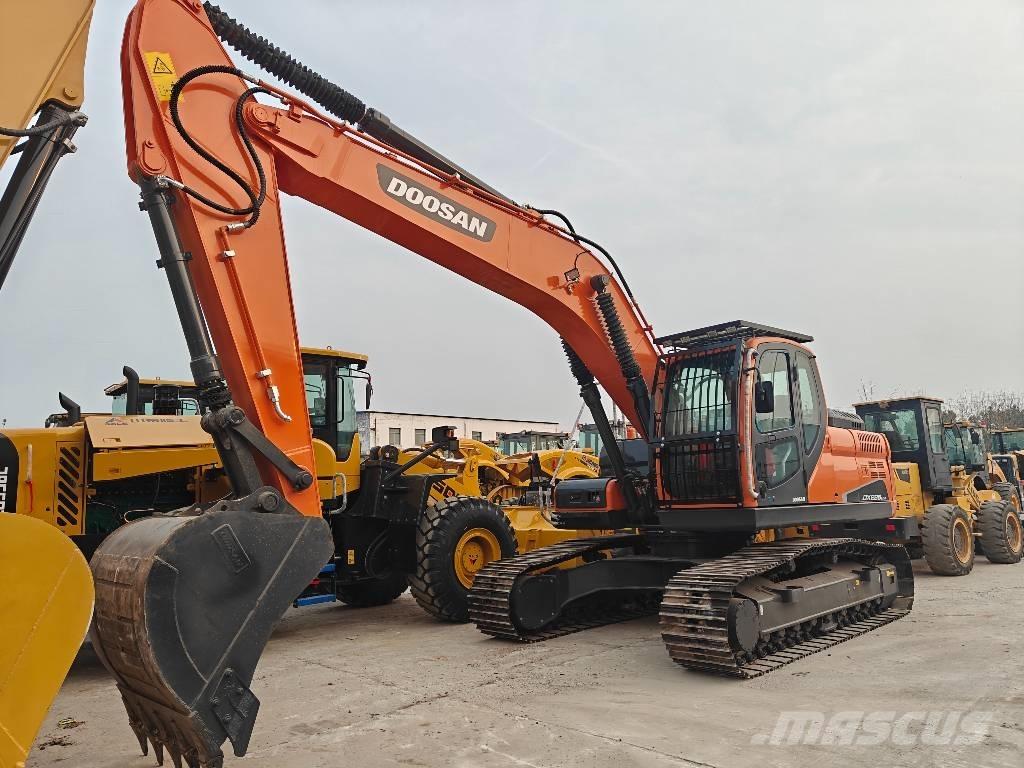 Doosan 225LCA حفارات زحافة