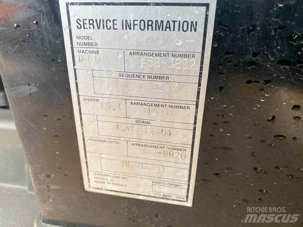 CAT D6T LGP NVT بلدوزرات مجنزرة