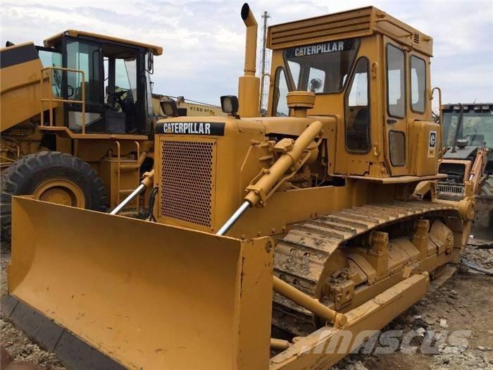 CAT D 6 D LGP بلدوزرات مجنزرة